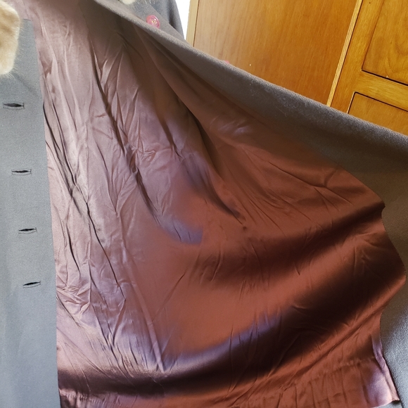 Vintage Fur-trimmed wool coat - Picture 10 of 13